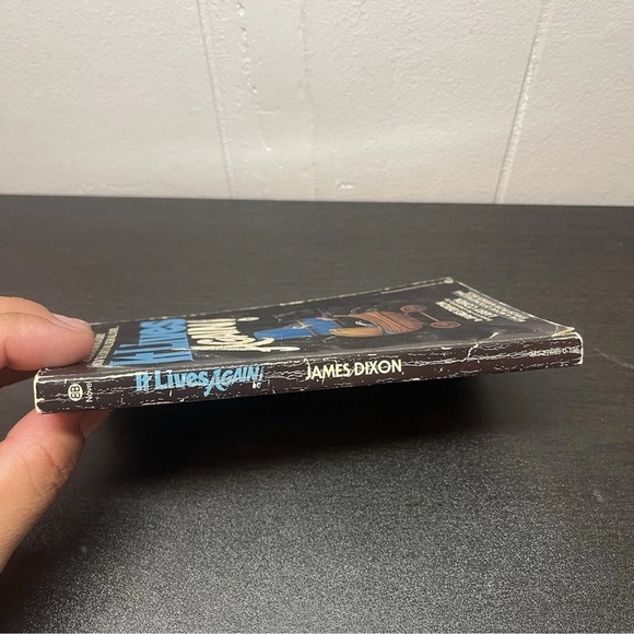 It Lives Again! by James Dixon - Paperback Horror Book - 1st Edition - Picture 3 of 8